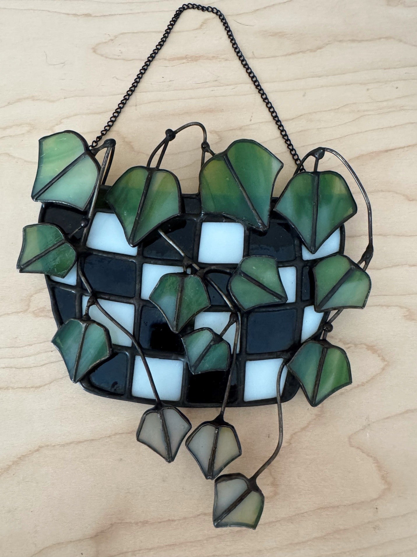 Checkered Ivy Pot – Black & White